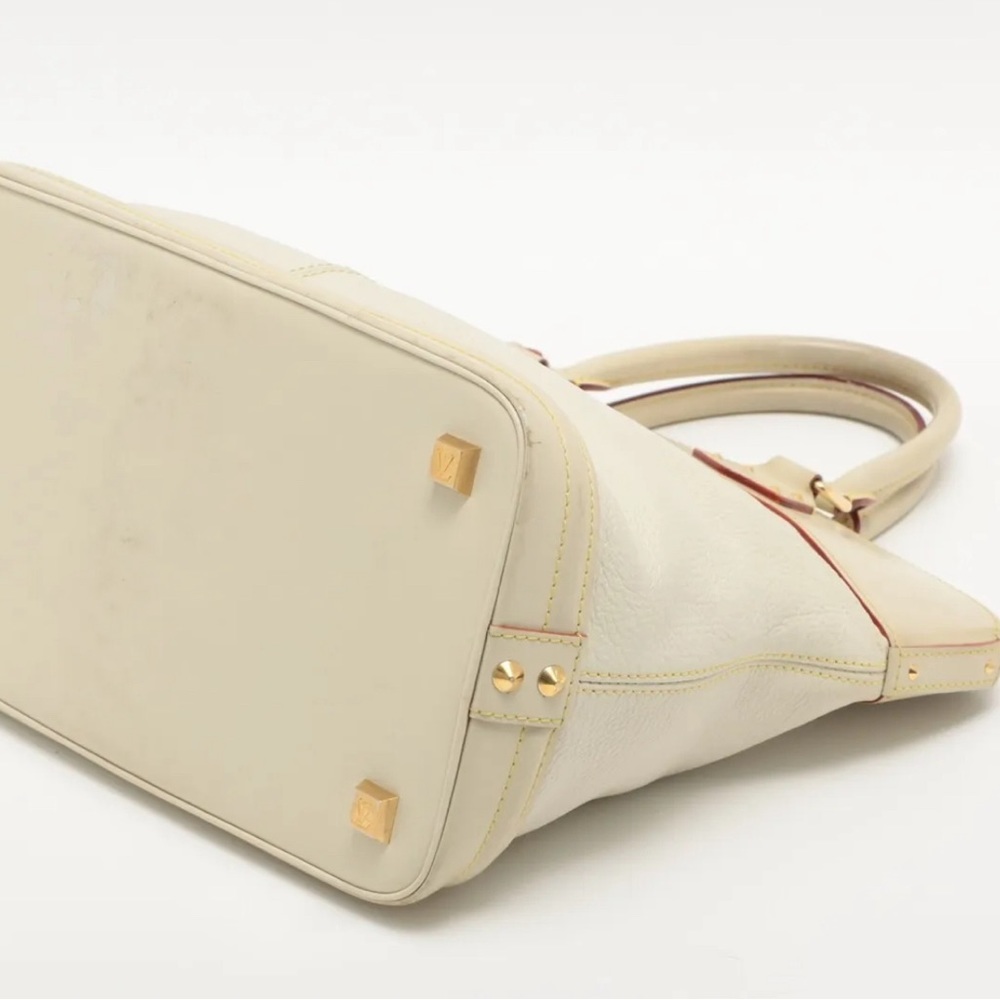 Louis Vuitton Suhali Lockit MM - Ivory With Gold hardware M91874 - Picture 3 of 13
